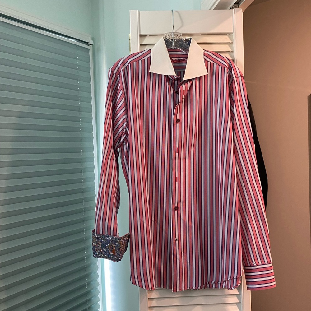 Robert Graham men’s shirt. 100% exquisite cotton. Size L